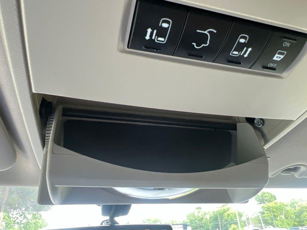 Chrysler Town & Country Touring-L 2014