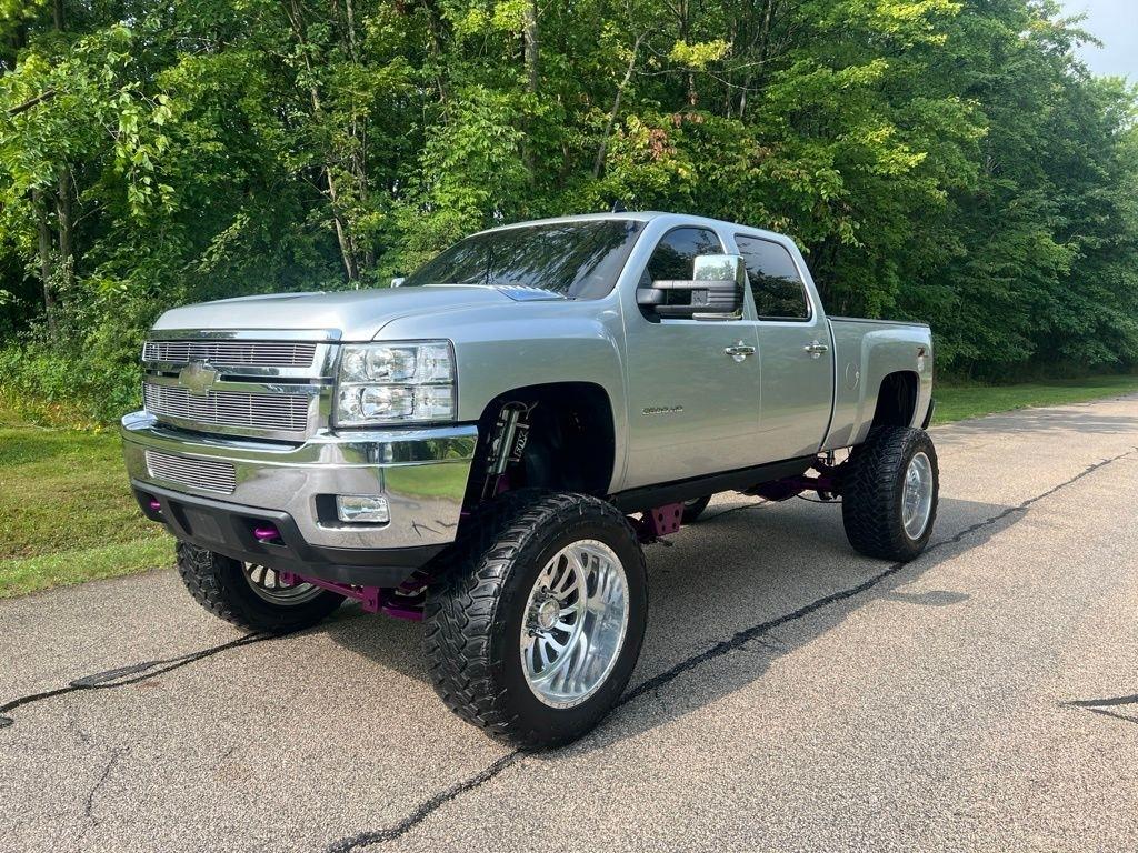 2012 Chevrolet Silverado 2500HD LTZ Crew Cab 4WD