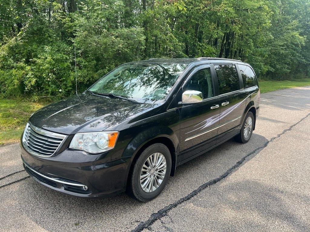 2015 Chrysler Town & Country Touring-L