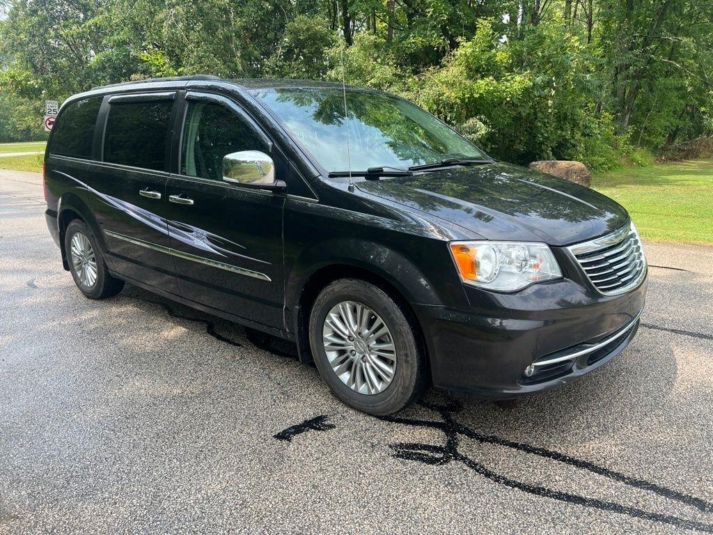 Chrysler Town & Country Touring-L 2015