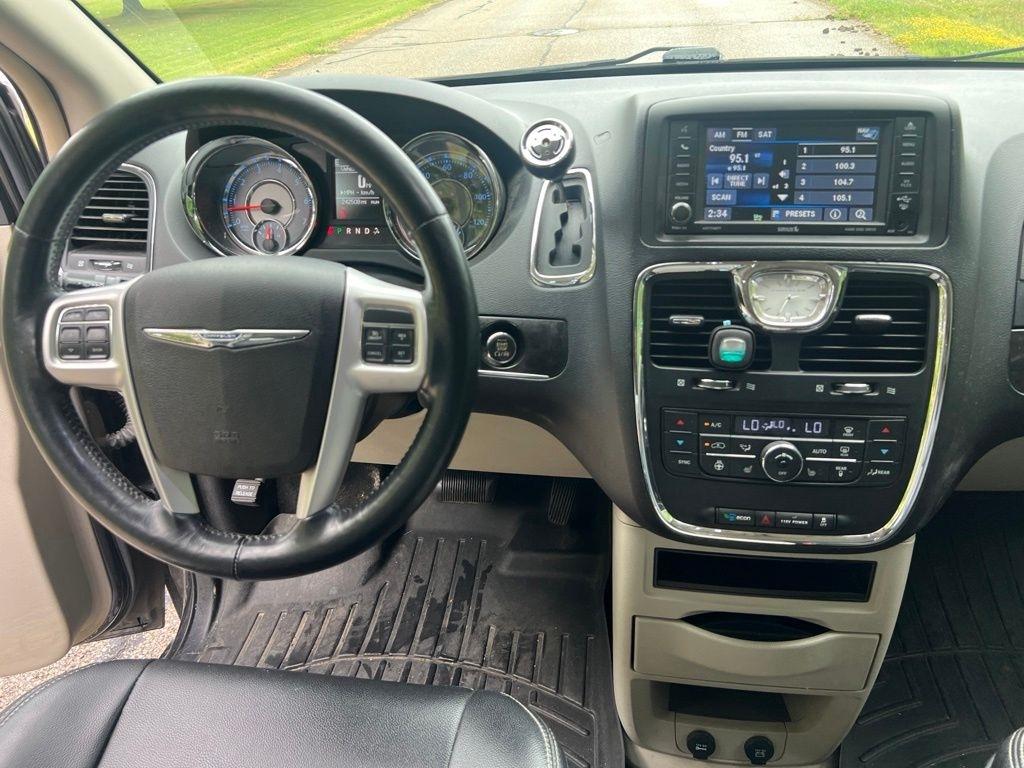 Chrysler Town & Country Touring-L 2015