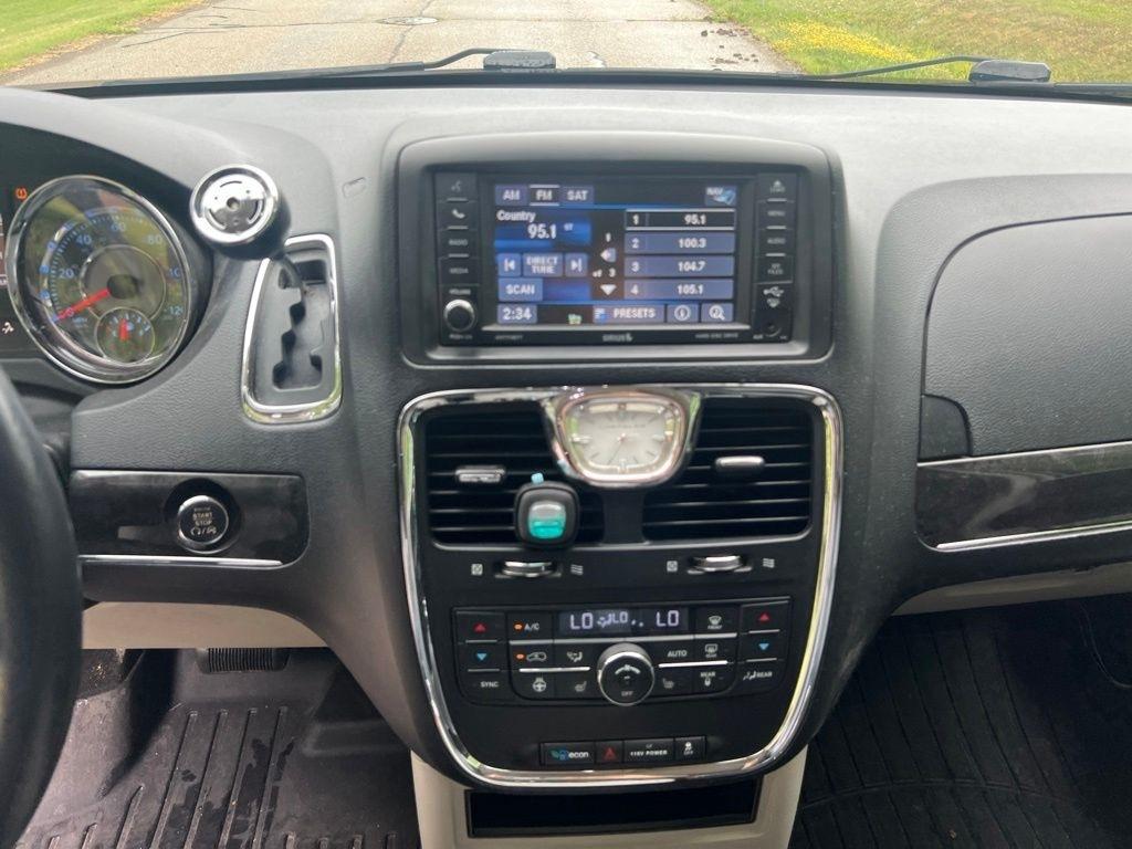 Chrysler Town & Country Touring-L 2015