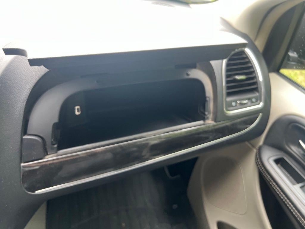 Chrysler Town & Country Touring-L 2015