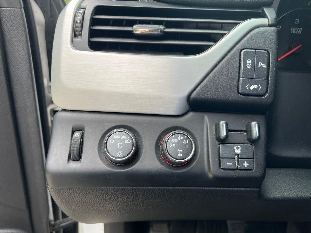 GMC Yukon XL SLE 4WD 2016