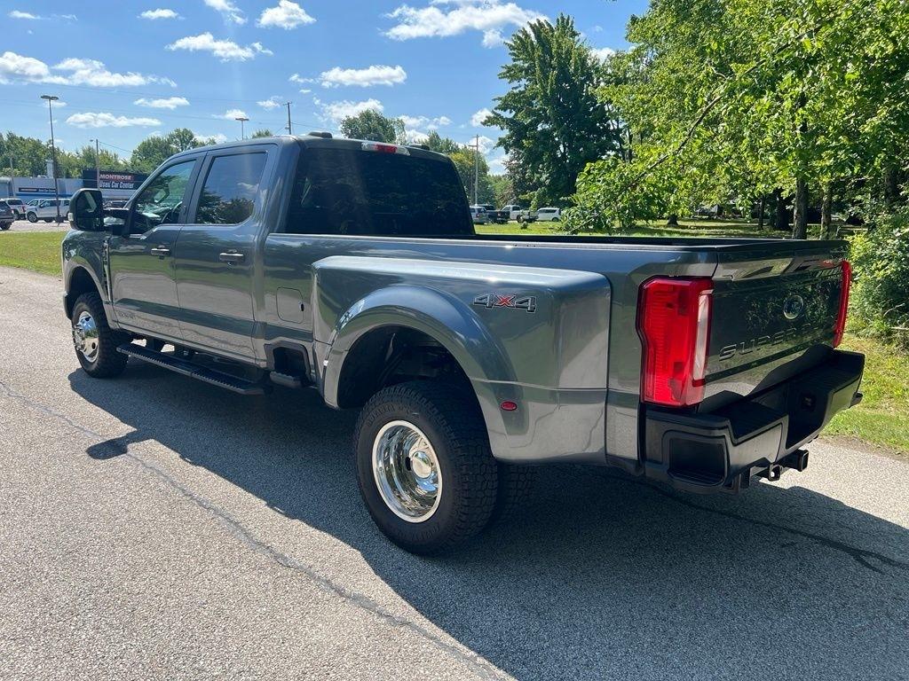 Ford F-350 SD XL Crew Cab Long Bed DRW 4WD 2024