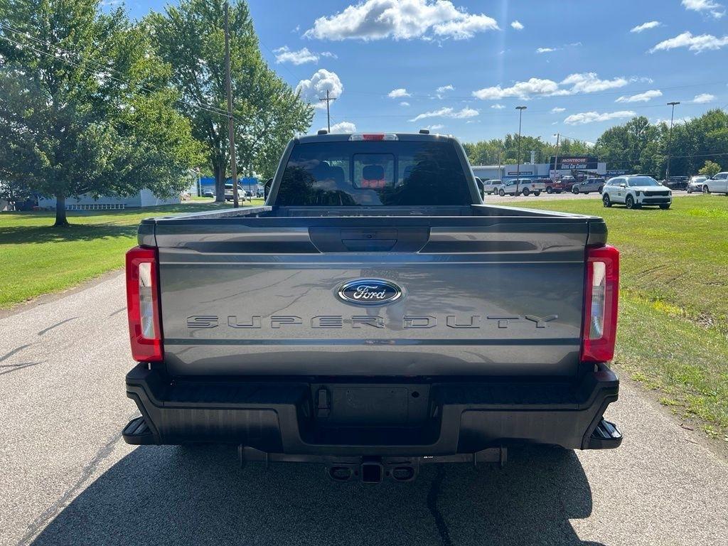 Ford F-350 SD XL Crew Cab Long Bed DRW 4WD 2024
