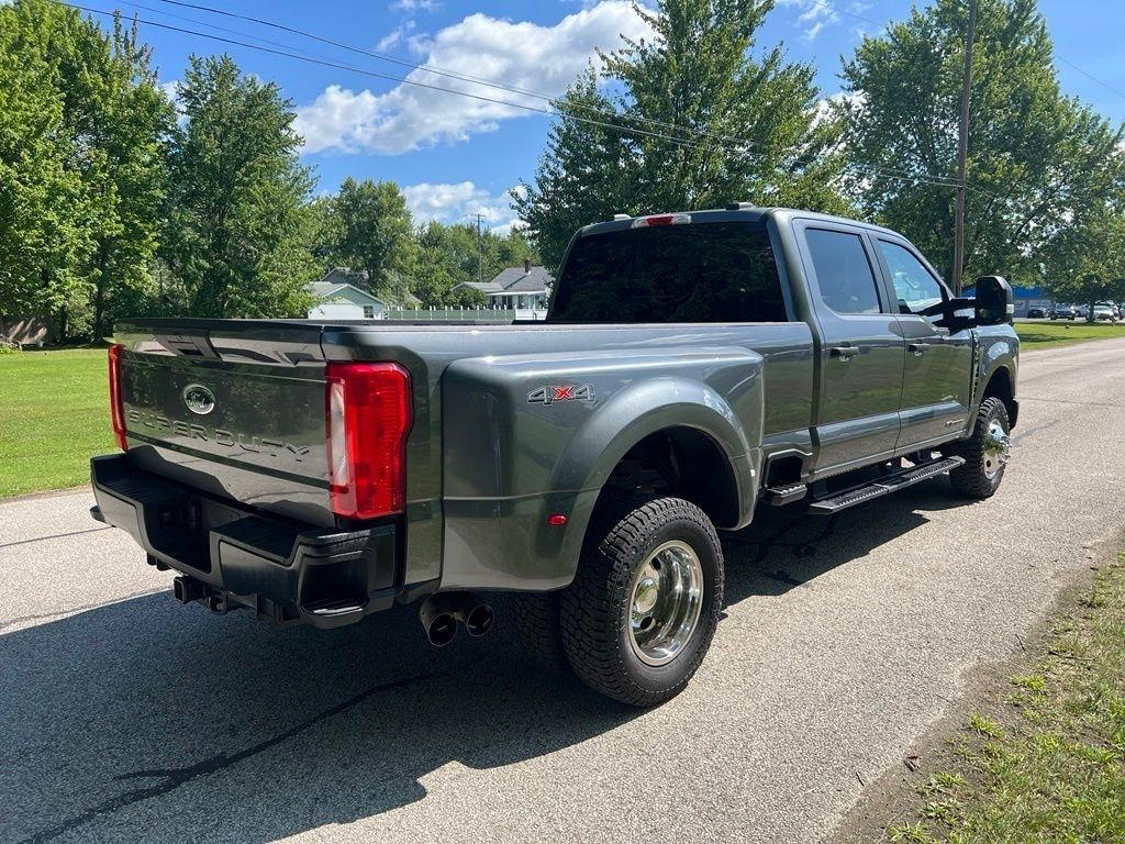 Ford F-350 SD XL Crew Cab Long Bed DRW 4WD 2024