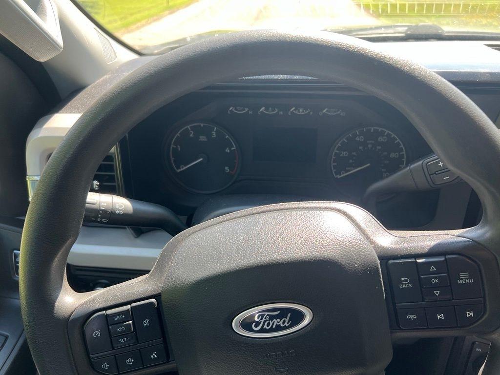 Ford F-350 SD XL Crew Cab Long Bed DRW 4WD 2024