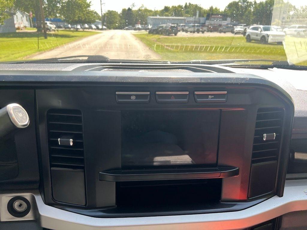 Ford F-350 SD XL Crew Cab Long Bed DRW 4WD 2024
