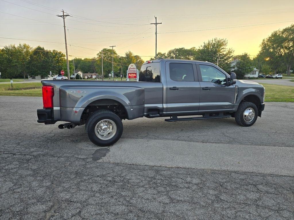 Ford F-350 SD XL Crew Cab Long Bed DRW 4WD 2024