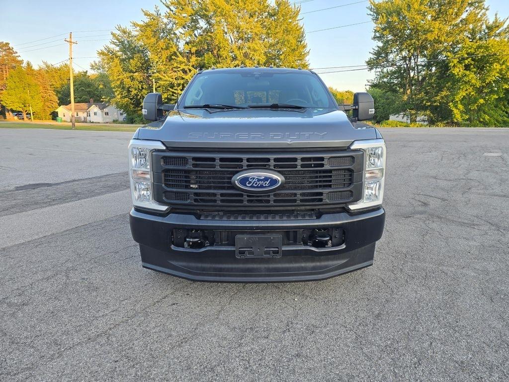 Ford F-350 SD XL Crew Cab Long Bed DRW 4WD 2024