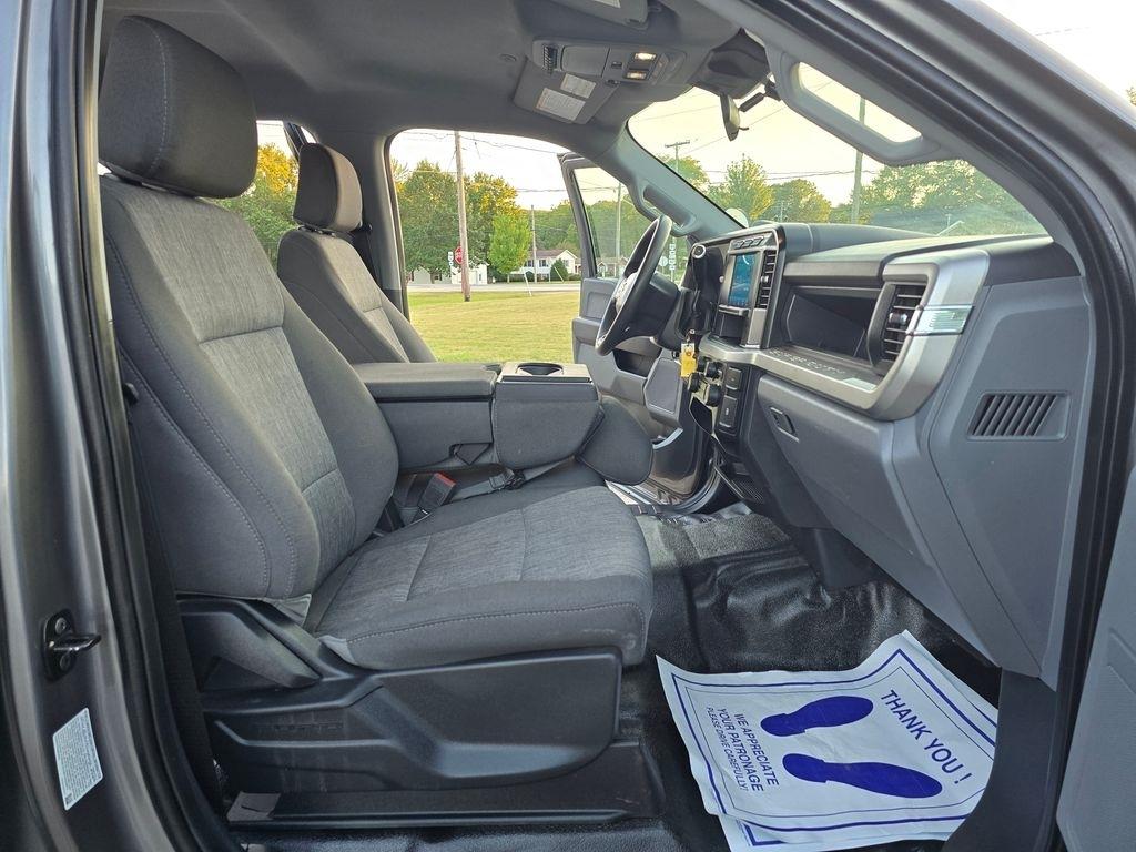 Ford F-350 SD XL Crew Cab Long Bed DRW 4WD 2024