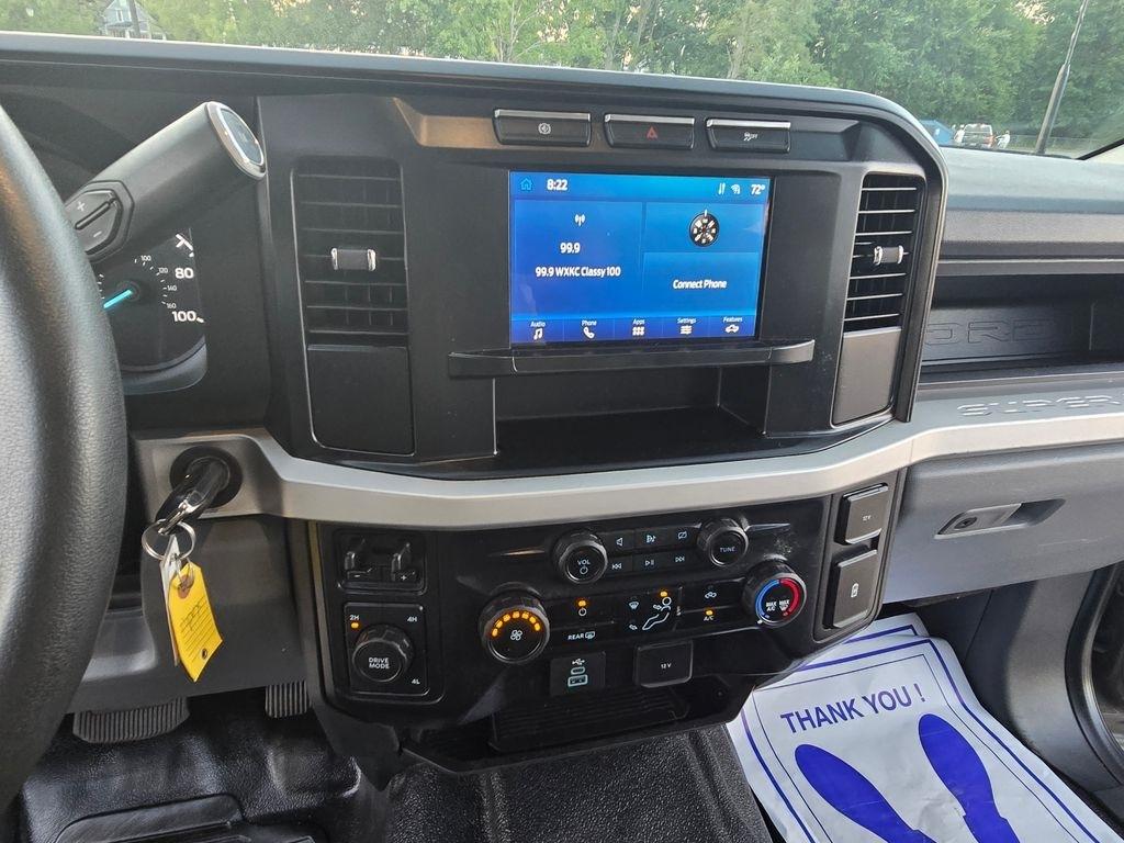 Ford F-350 SD XL Crew Cab Long Bed DRW 4WD 2024