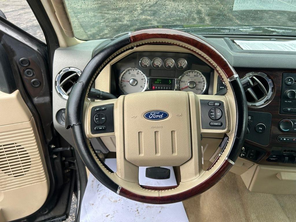 Ford F-350 SD Lariat Crew Cab DRW 4WD 2008