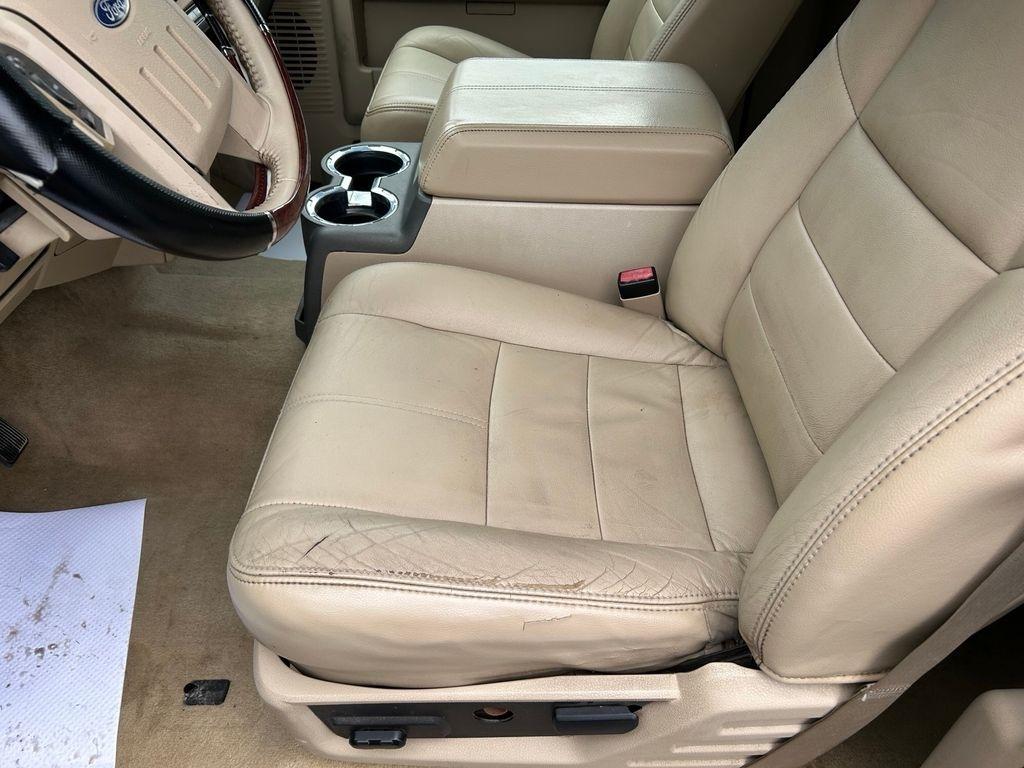 Ford F-350 SD Lariat Crew Cab DRW 4WD 2008
