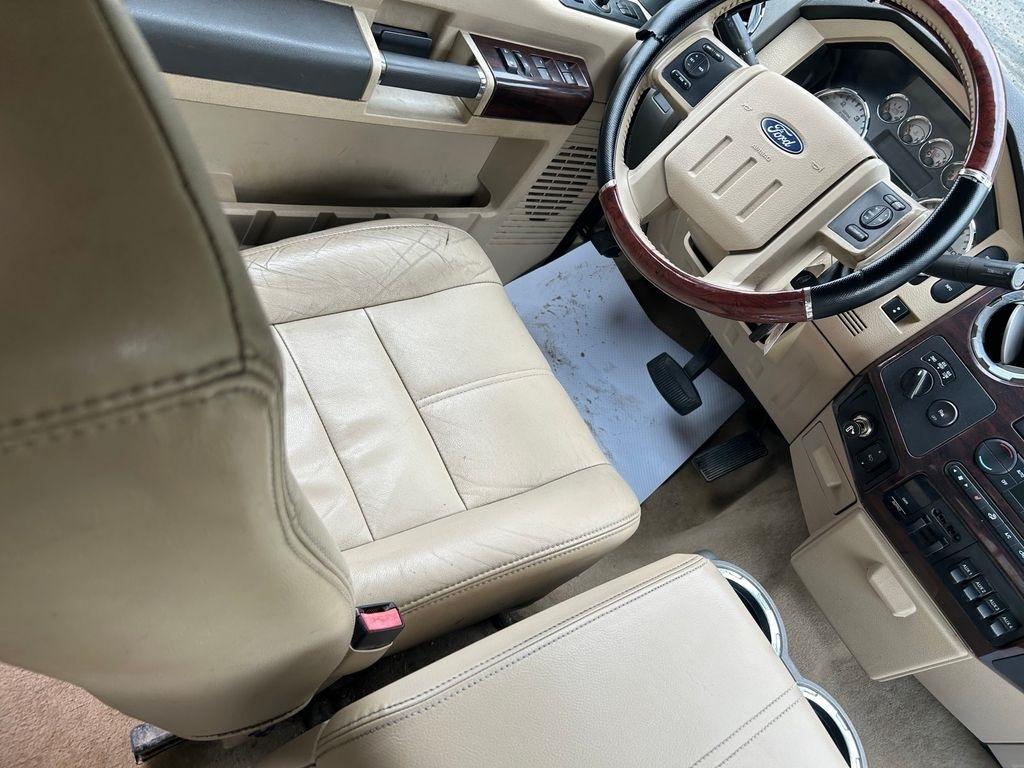 Ford F-350 SD Lariat Crew Cab DRW 4WD 2008