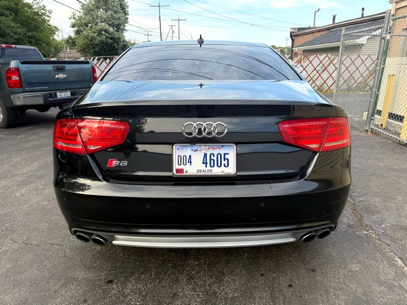 Audi S8 4.0 Sedan quattro Tiptronic 2013