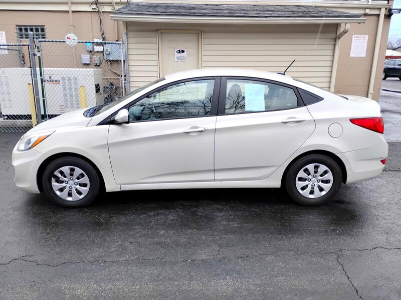 Hyundai Accent SE 4-Door 6A 2016