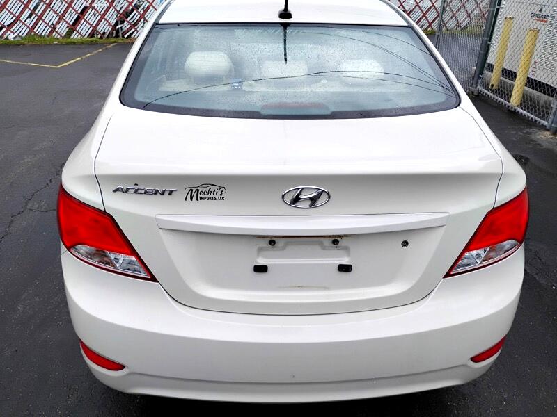 Hyundai Accent SE 4-Door 6A 2016