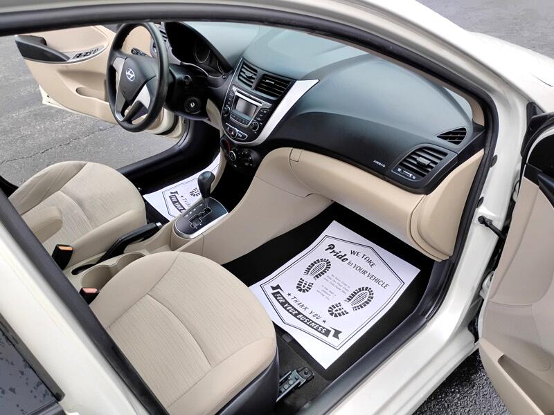 Hyundai Accent SE 4-Door 6A 2016