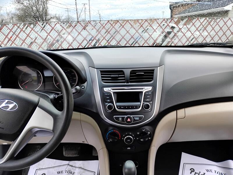 Hyundai Accent SE 4-Door 6A 2016