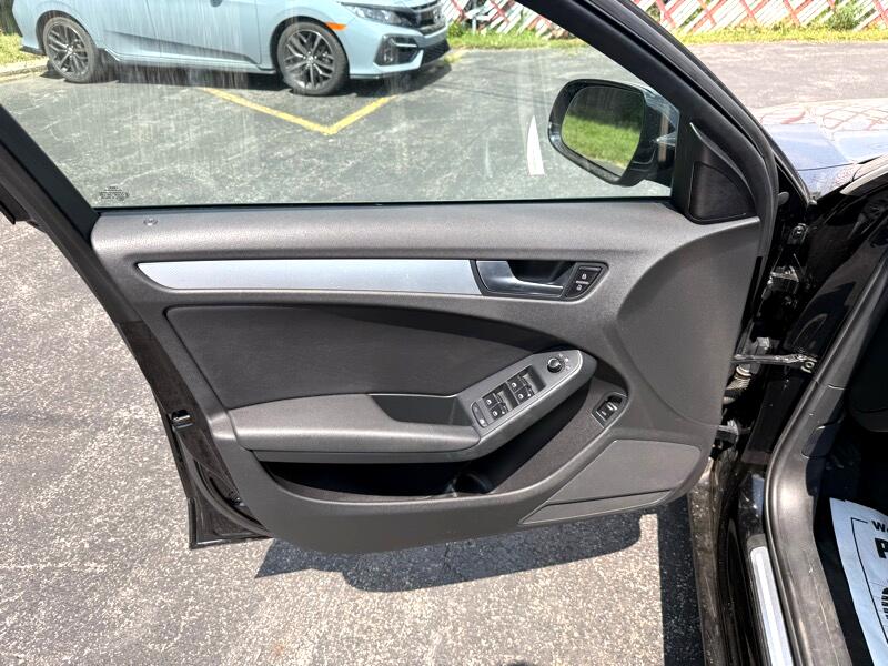 Audi A4 2.0T Sedan quattro Tiptronic 2011