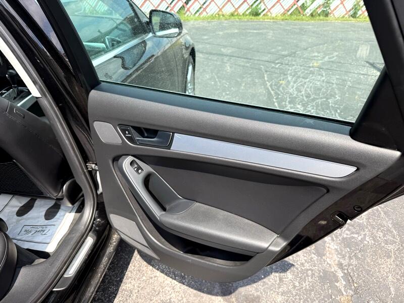 Audi A4 2.0T Sedan quattro Tiptronic 2011