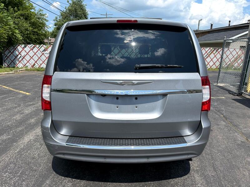 Chrysler Town & Country Touring-L 2013