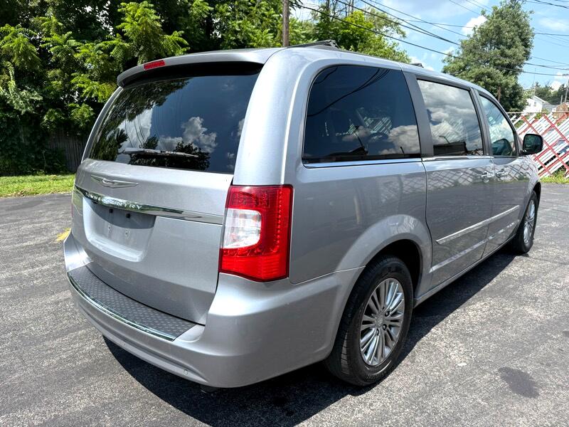 Chrysler Town & Country Touring-L 2013