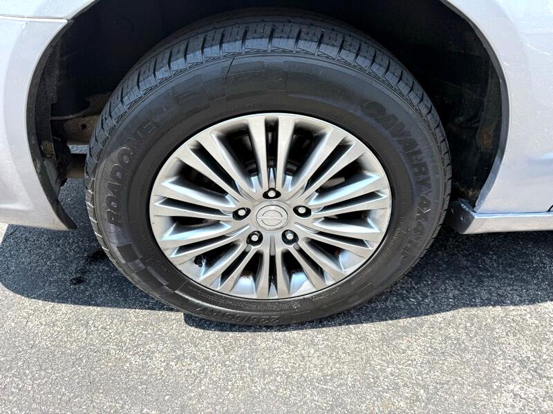 Chrysler Town & Country Touring-L 2013