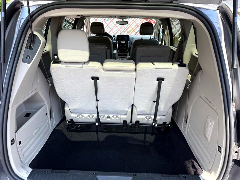 Chrysler Town & Country Touring-L 2013