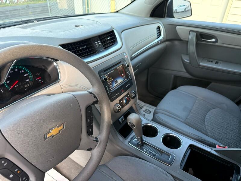 Chevrolet Traverse LS FWD w/PDC 2013