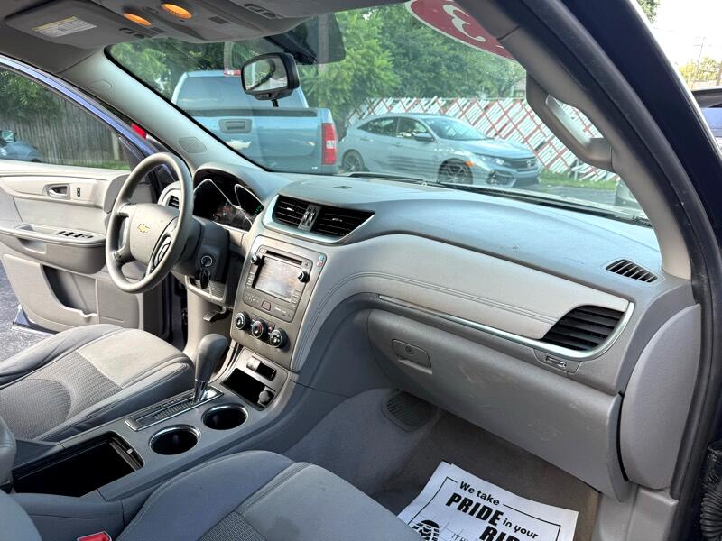 Chevrolet Traverse LS FWD w/PDC 2013