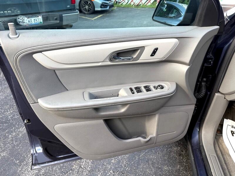 Chevrolet Traverse LS FWD w/PDC 2013