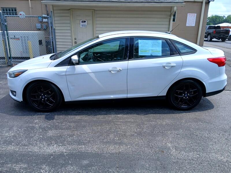 Ford Focus SE Sedan 2016