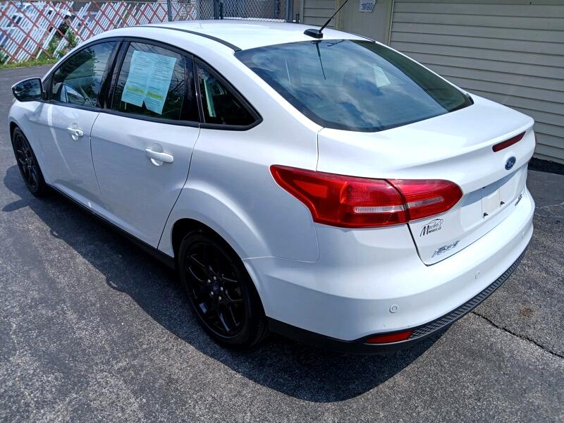 Ford Focus SE Sedan 2016