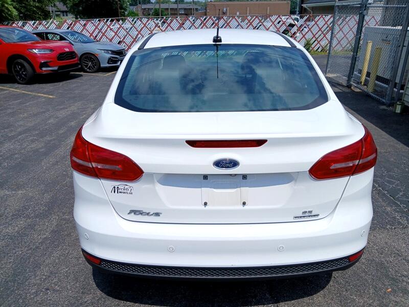 Ford Focus SE Sedan 2016