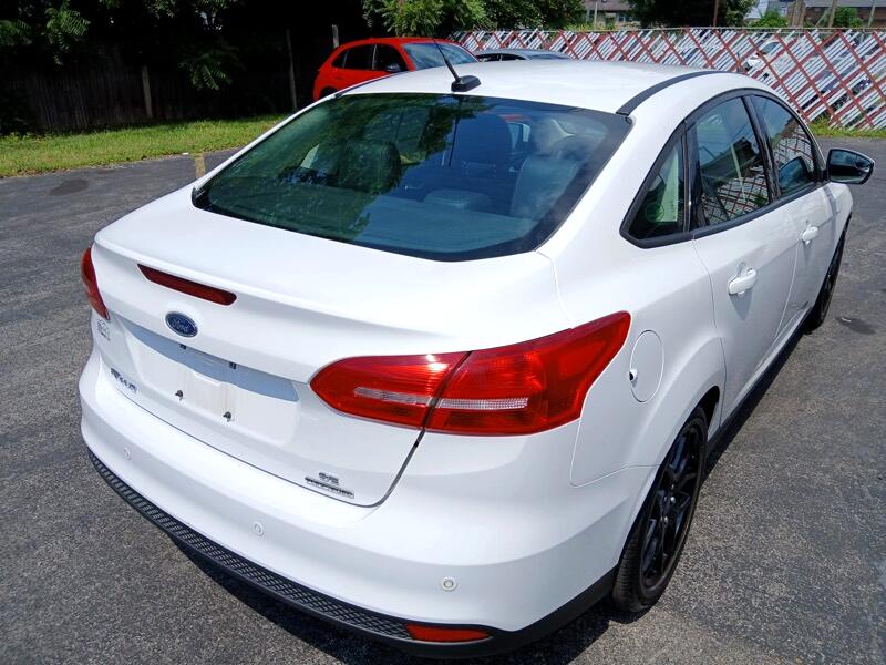 Ford Focus SE Sedan 2016