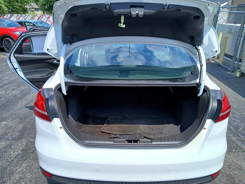 Ford Focus SE Sedan 2016