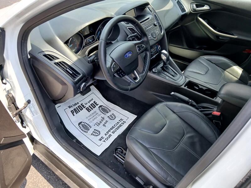 Ford Focus SE Sedan 2016