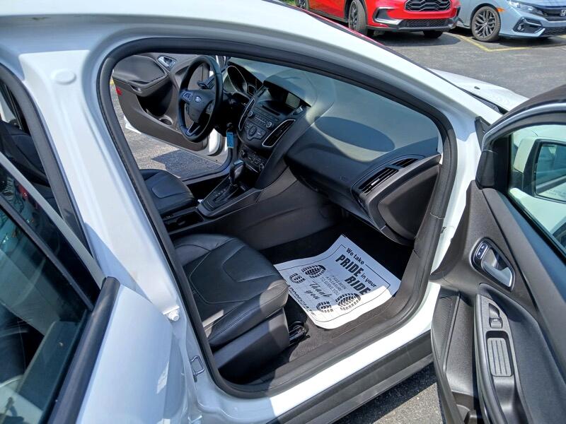 Ford Focus SE Sedan 2016