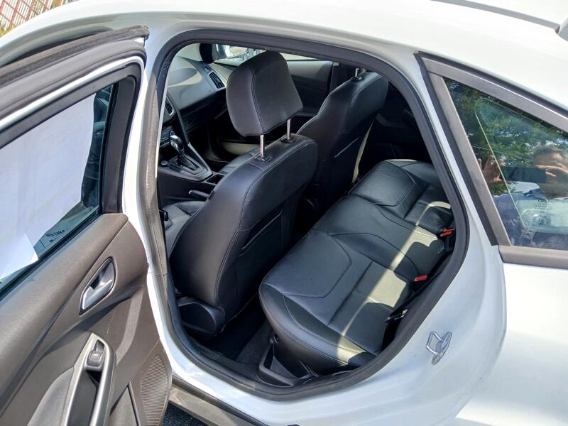 Ford Focus SE Sedan 2016