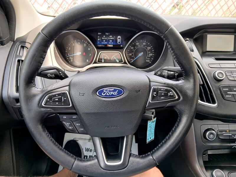 Ford Focus SE Sedan 2016