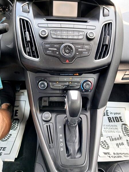 Ford Focus SE Sedan 2016