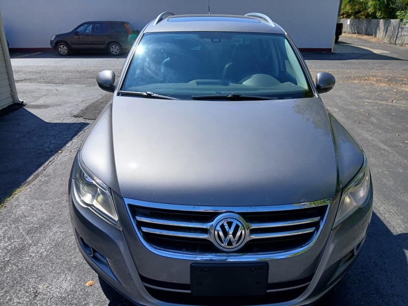 Volkswagen Tiguan S 4Motion 2011