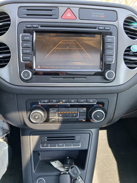 Volkswagen Tiguan S 4Motion 2011