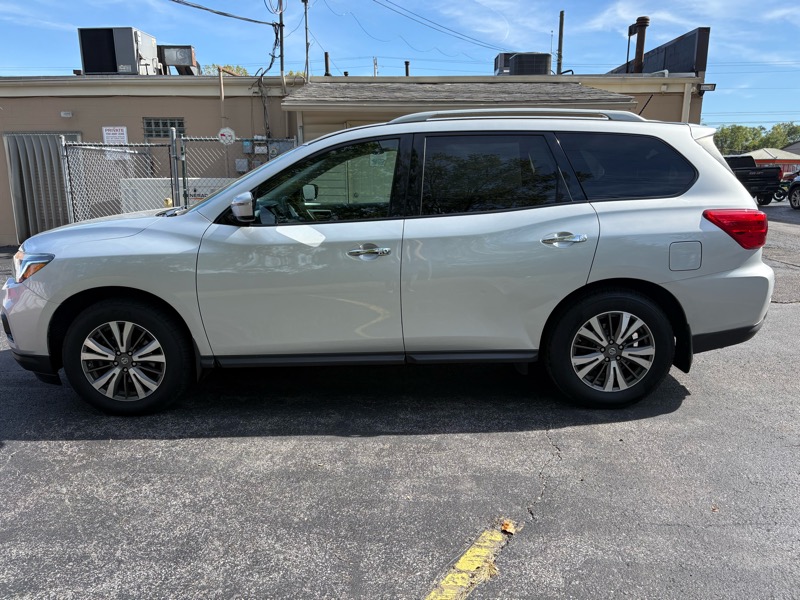 Nissan Pathfinder S 4WD 2017