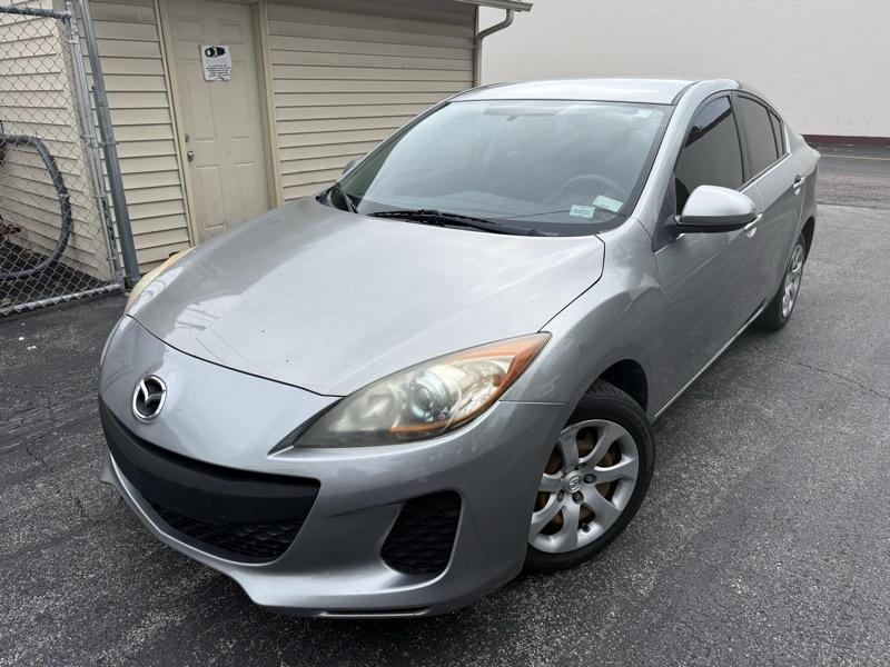 2013 Mazda MAZDA3 i Sport 4-Door