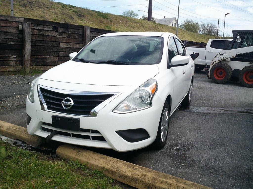 2019 Nissan Versa 1.6 SV CVT's photo