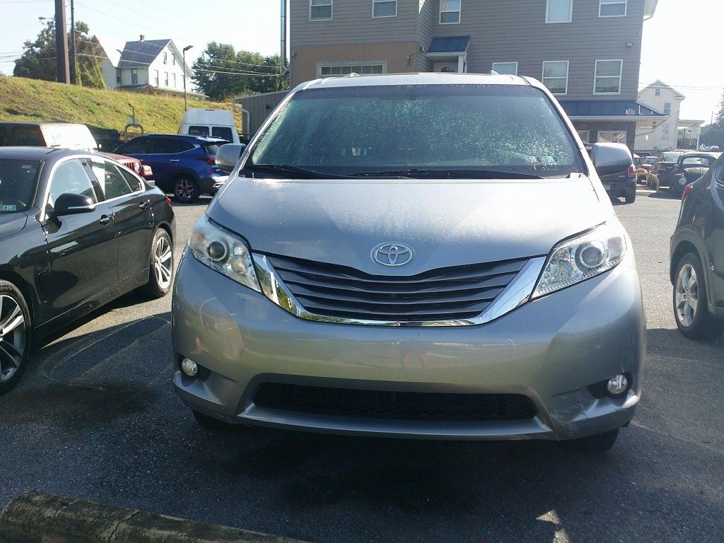 2016 Toyota Sienna XLE FWD 8-Passenger V6